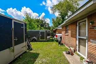 2828 Brackenridge St, Houston, TX 77026 - Photo 11