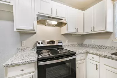 617 Avenue I, Conroe, TX 77301 - Photo 9