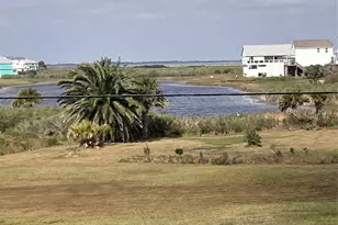 18307 Warrior Rd, Galveston, TX 77554 - Photo 7