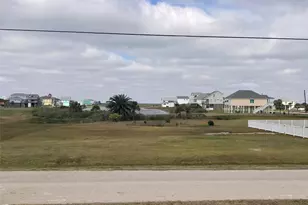 18307 Warrior Rd, Galveston, TX 77554 - Photo 11