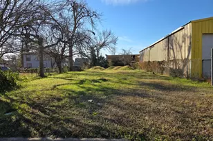405 Eichwurzel Ln, Houston, TX 77009 - Photo 1