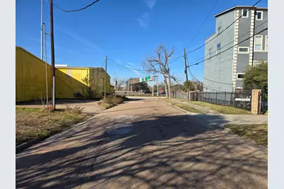 405 Eichwurzel Lane, Houston, TX 77009 - Photo 9