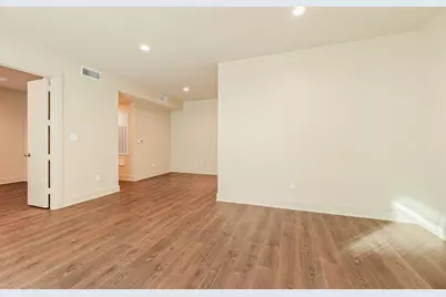 2829 Timmons Lane #201, Houston, TX 77027 - Photo 9