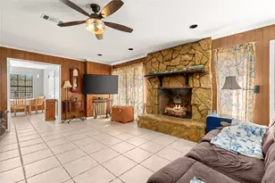 2920 Grace Ln, Highlands, TX 77562 - Photo 7