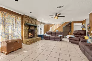 2920 Grace Ln, Highlands, TX 77562 - Photo 5