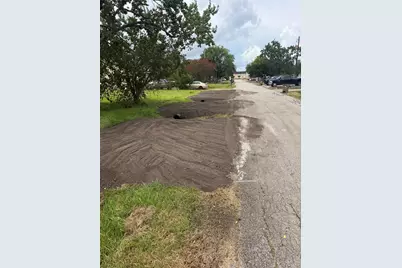 2412 Avenue B, Dickinson, TX 77539 - Photo 1