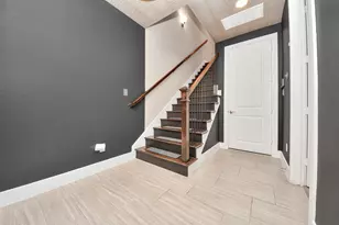 2704 Freund St, Houston, TX 77003 - Photo 9