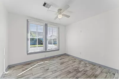 2818 Avenue M 1/2, Galveston, TX 77550 - Photo 9