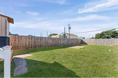 2818 Avenue M 1/2, Galveston, TX 77550 - Photo 21