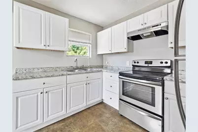 1130 7th Avenue N, Texas City, TX 77590 - Photo 1