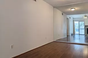 7950 N Stadium Dr, Houston, TX 77030 - Photo 3