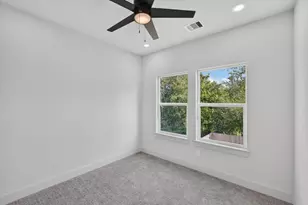 8027 Betty Boop St, Houston, TX 77028 - Photo 25