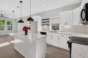 8027 Betty Boop St, Houston, TX 77028 - Photo 7