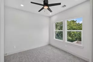 8027 Betty Boop St, Houston, TX 77028 - Photo 19