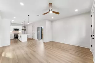8027 Betty Boop St, Houston, TX 77028 - Photo 15