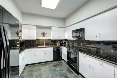 15 Greenway Plaza #17B, Houston, TX 77046 - Photo 3