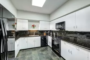 15 Greenway Plz, Houston, TX 77046 - Photo 3