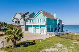 1640 Windsong Way, Tiki Island, TX 77554 - Photo 3