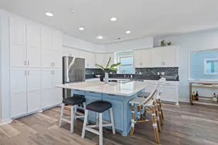 1640 Windsong Way, Tiki Island, TX 77554 - Photo 11