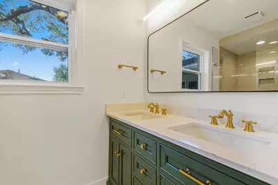 5258 Willowbend Boulevard, Houston, TX 77096 - Photo 17