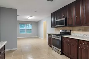 813 Glen Hollow Ct, Conroe, TX 77385 - Photo 7