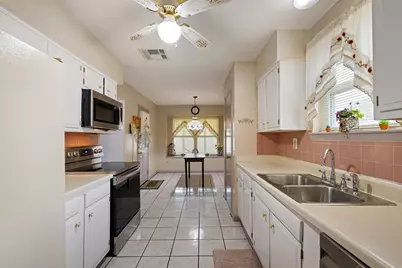 6230 Knollwest Drive, Houston, TX 77072 - Photo 11