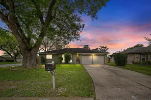 6230 Knoll West Dr, Houston, TX 77072 - Photo 1