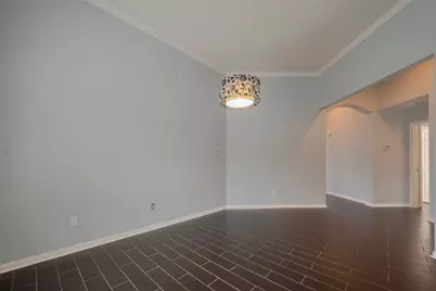 311 N Esplanade Lane, Stafford, TX 77477 - Photo 5
