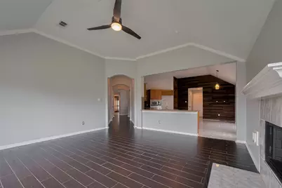 311 N Esplanade Lane, Stafford, TX 77477 - Photo 9