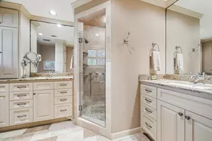 7714 Skyline Dr, Houston, TX 77063 - Photo 15