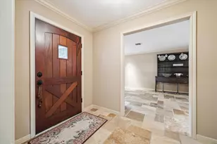 7714 Skyline Dr, Houston, TX 77063 - Photo 5