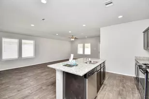 9810 Laurel Lake Ln, Conroe, TX 77384 - Photo 9