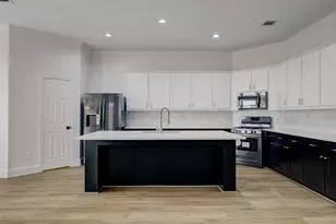 3550 Urban Woods Trail, Houston, TX 77008 - Photo 9