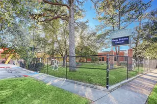 1313 Cheshire Ln, Houston, TX 77018 - Photo 3