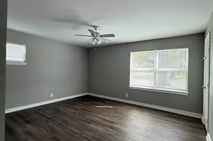 8910 Ilona Ln, Houston, TX 77025 - Photo 13