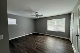 8910 Ilona Ln, Houston, TX 77025 - Photo 11