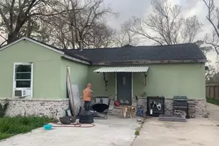 8145 Homewood Ln, Houston, TX 77028 - Photo 11