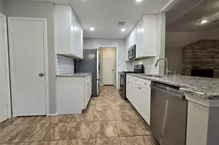 1109 Willow Creek Dr, La Porte, TX 77571 - Photo 7