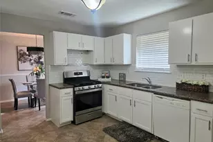 14139 Clear Forest Dr, Sugar Land, TX 77498 - Photo 3