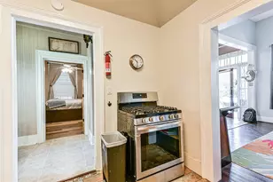 1421 Winnie St, Galveston, TX 77550 - Photo 11