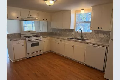 5910 Woodview Drive, Humble, TX 77396 - Photo 11