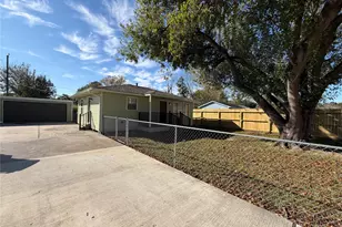 5910 Woodview Dr, Humble, TX 77396 - Photo 9