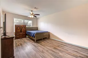 7318 Hummingbird Ln, Texas City, TX 77591 - Photo 11