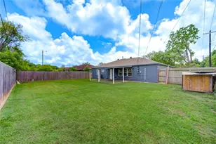 7318 Hummingbird Ln, Texas City, TX 77591 - Photo 33
