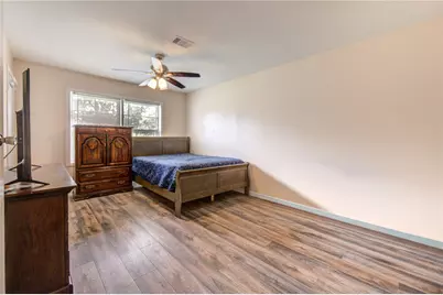 7318 Hummingbird Lane, Texas City, TX 77591 - Photo 11