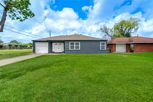 7318 Hummingbird Ln, Texas City, TX 77591 - Photo 1