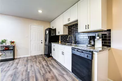 7318 Hummingbird Lane, Texas City, TX 77591 - Photo 15