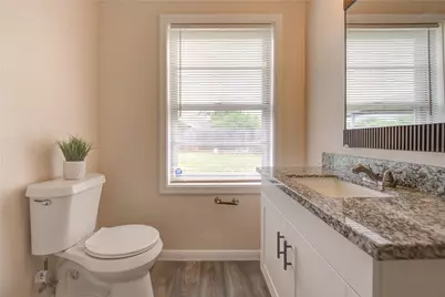 7318 Hummingbird Lane, Texas City, TX 77591 - Photo 9