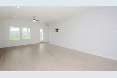 1035 Vista Pointe Drive, Fresno, TX 77545 - Photo 5