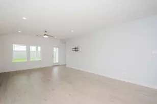 1035 Vista Pointe Dr, Fresno, TX 77545 - Photo 5